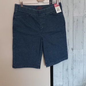 NWT - Chic Classic Collection Women's Relaxed Fit Bermuda Short